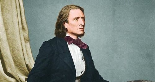 Franz Liszt, pianist with large hands who helped standardize wide keyboard